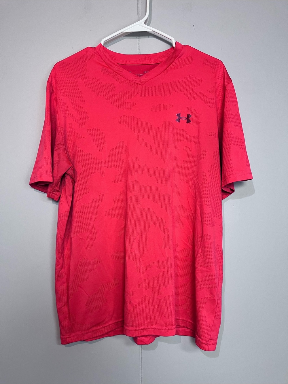 Under Armour Men’s Camo V-Neck Athletic T-Shirt Size LG